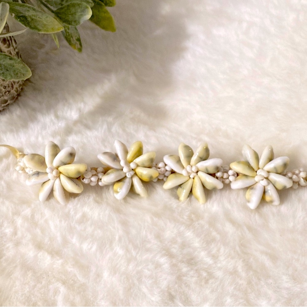 Hawaiian Natural Bead Handmade Bracelet Flower Pattern (unisex)